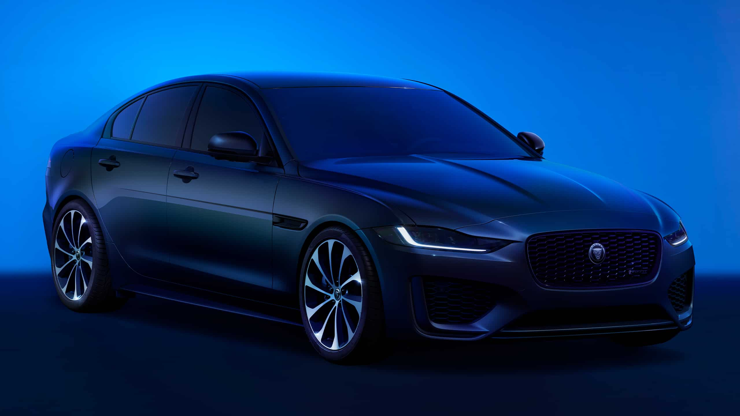 Jaguar XE R-Dynamic SE